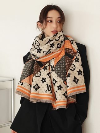 Cashmere scarf 10070